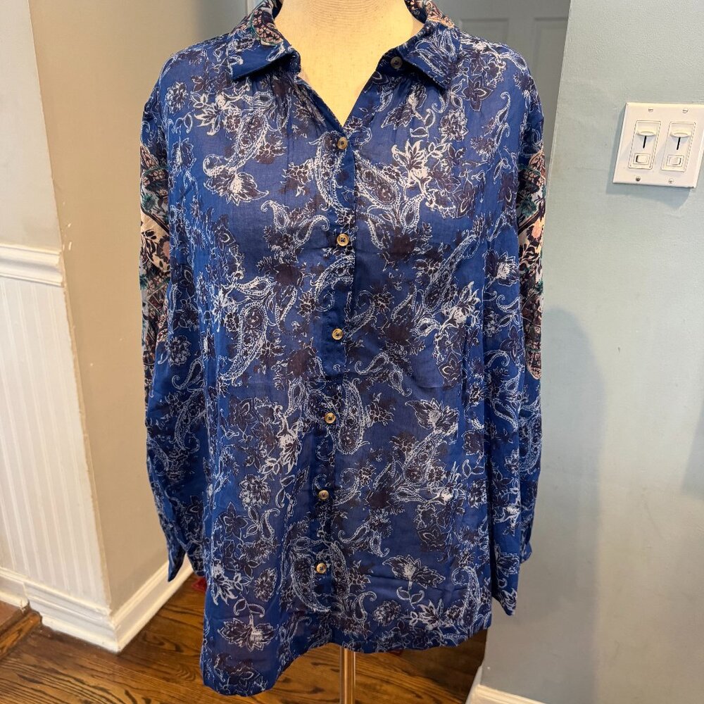 Free People  NWT Rose Bud blouse in size medium
